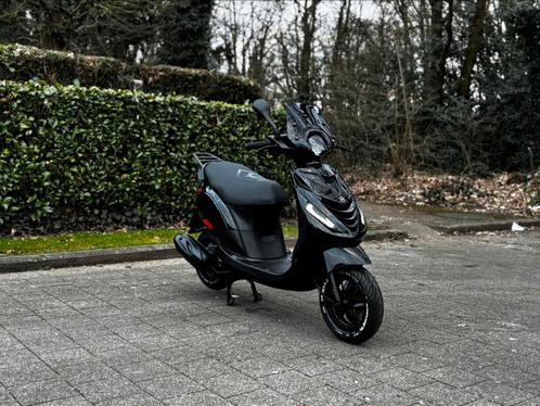 Piaggio Zip A Klasse, Fietsen en Brommers, Scooters | Piaggio, Zo goed als nieuw, Zip, Klasse A (25 km/u), Benzine, Ophalen