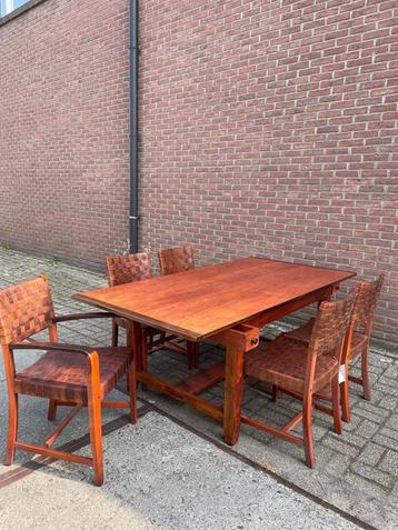 Eetkamerset Schuitema Shakerstijl. beschikbaar voor biedingen
