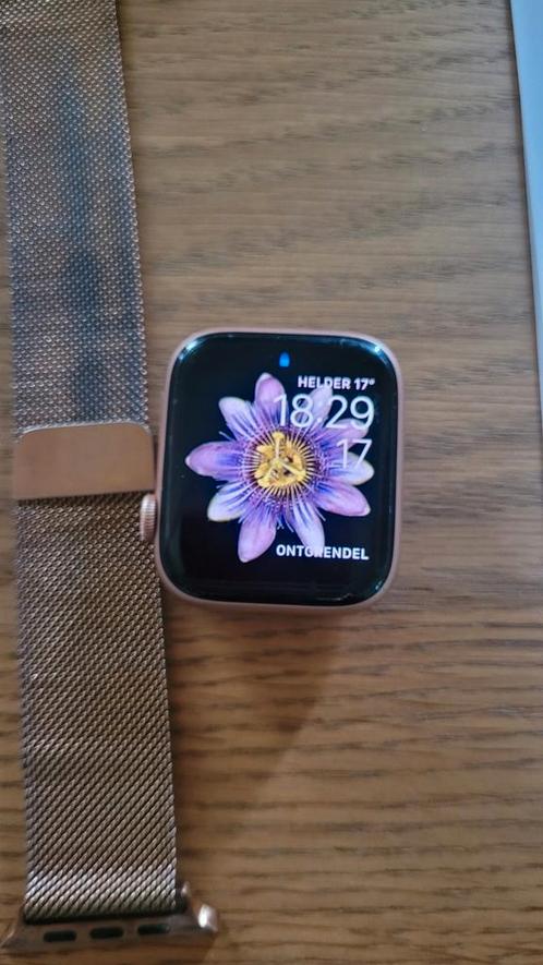 Apple iWatch SE Gold 44mm GPS, Handtassen en Accessoires, Smartwatches, Zo goed als nieuw, GPS, Ophalen