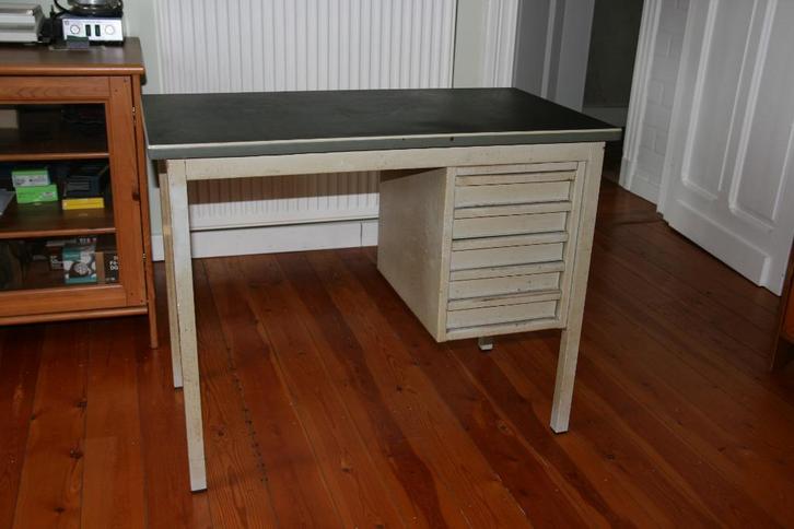 vintage metalen bureau, Huis en Inrichting, Bureaus, Gebruikt, Bureau, Ophalen