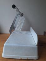 Prachtige antieke gietijzer met emaille kaassnijder, Ophalen of Verzenden, Zo goed als nieuw