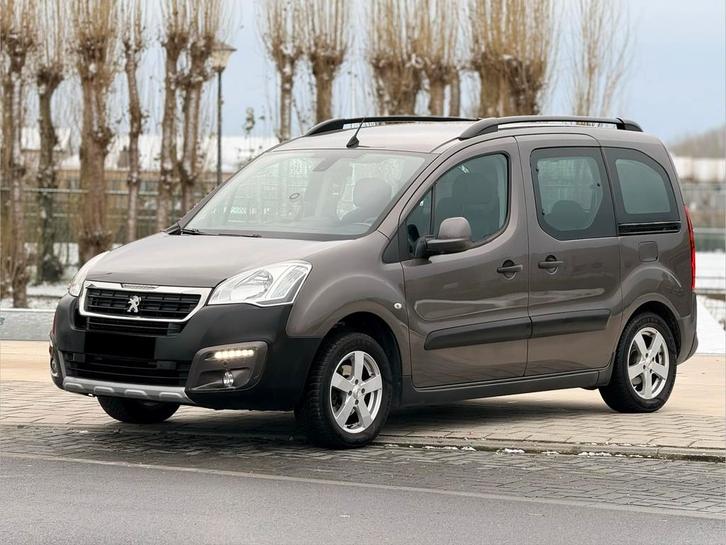 Peugeot Partner // 1.2 Benzien // trekhaak, Auto's, Peugeot, Particulier, Partner Tepee, ABS, Achteruitrijcamera, Adaptieve lichten