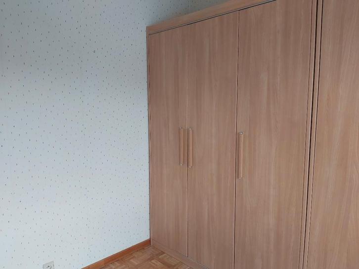 Garde-robe 3 Portes en très bon état, Maison & Meubles, Armoires | Penderies & Garde-robes, Utilisé, 200 cm ou plus, 100 à 150 cm