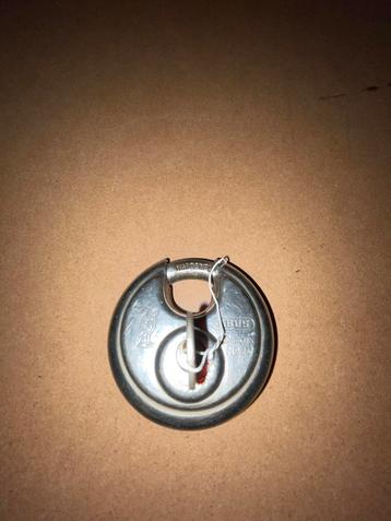 Cadenas ancien abus, Enlèvement ou Envoi, Comme neuf