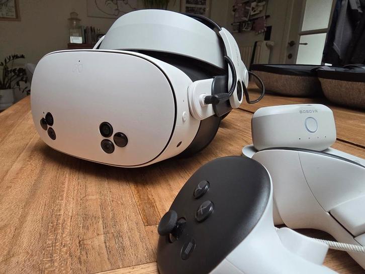 Meta Quest 3S met volledig Bobo VR pakket, Games en Spelcomputers, Virtual Reality, Zo goed als nieuw, Ophalen