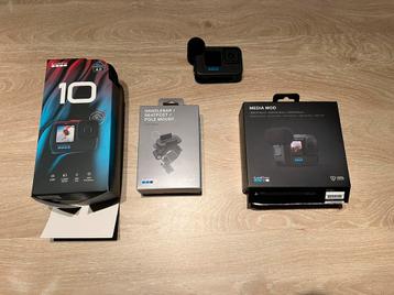 GoPro Hero 10 black met media mod en accessoires  beschikbaar voor biedingen