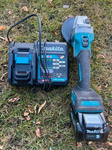 Makita 40v slijpmolen GA005GZ + accu en snellader beschikbaar voor biedingen