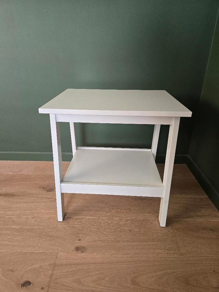 Witte bijzettafel Ikea - Lunarp, Huis en Inrichting, Tafels | Bijzettafels, Zo goed als nieuw, Rechthoekig, 45 tot 60 cm, 55 tot 75 cm