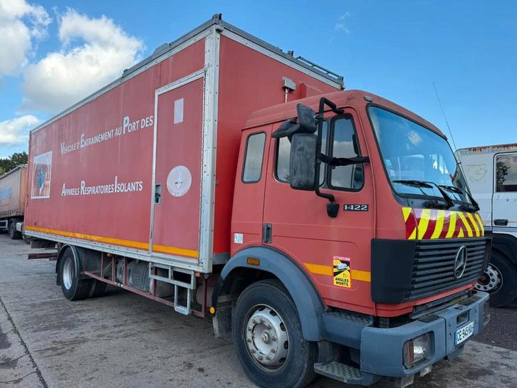 Mercedes-Benz SK 1422 / V6 Motor / STEEL suspension LAMES, Auto's, Vrachtwagens, Bedrijf, Te koop, Mercedes-Benz, Diesel, Handgeschakeld