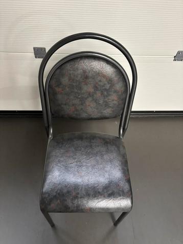 Keukenstoelen beschikbaar voor biedingen