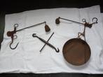 Ancienne balance en métal en fer avec poids vintage plateau, Antiquités & Art, Enlèvement