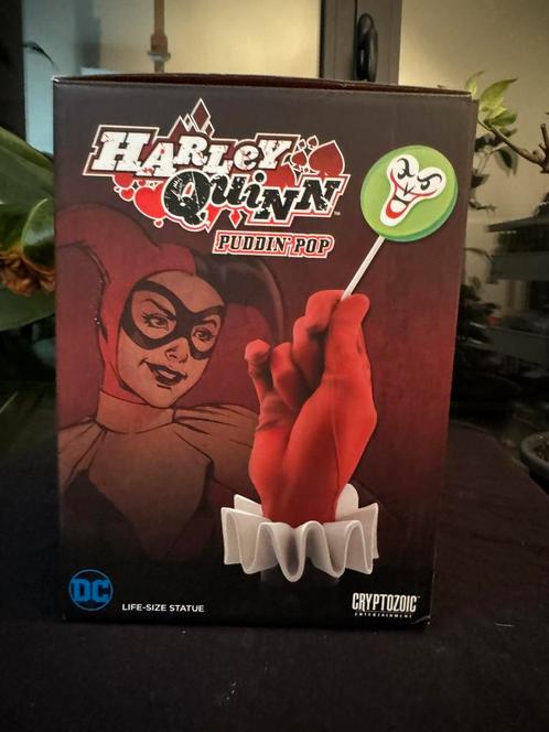 Limited edition Harley Quinn hand, Verzamelen, Film en Tv, Nieuw, Film, Beeldje, Replica of Model, Ophalen of Verzenden
