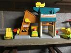 FISHER PRICE Vintage Lift & Load met auto's en popjes erbij, Ophalen of Verzenden, Gebruikt, Speelset