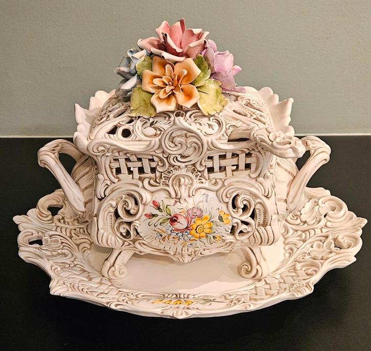prachtige vintage Bassano soepterrine met onderbord, Antiek en Kunst, Antiek | Keramiek en Aardewerk, Ophalen