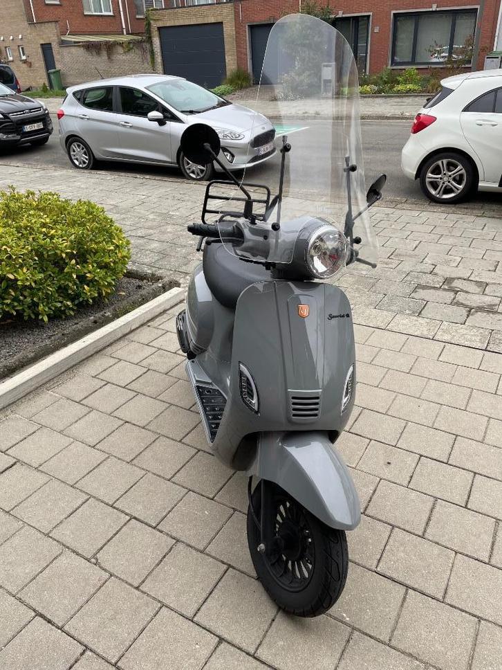 La souris sourini, Fietsen en Brommers, Snorfietsen en Snorscooters, Gebruikt, Overige merken, Benzine, Ophalen