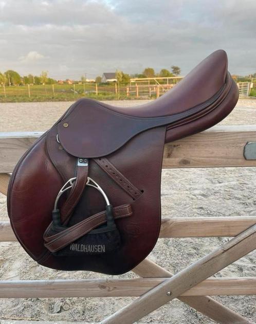 Prachtig TOLGA springzadel, Dieren en Toebehoren, Paarden en Pony's | Zadels, Zo goed als nieuw, Springen, Ophalen