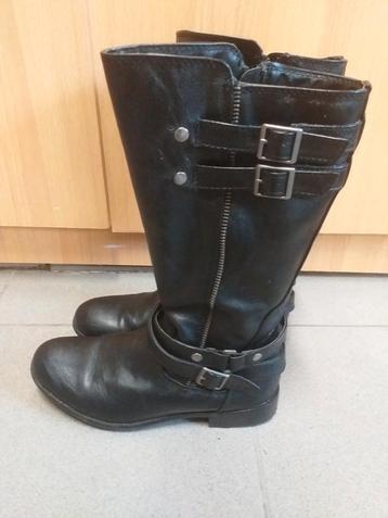Lederen laarzen met riempjes maat 35, heel goede staat beschikbaar voor biedingen