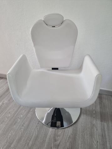 Fauteuil de coiffeur - 510 - 650 mm  Blanc comme neuf, Enlèvement, Comme neuf, Cuir