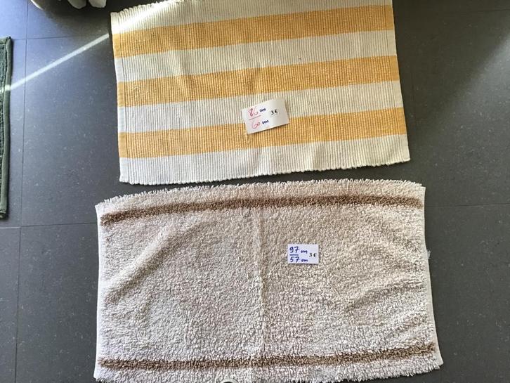 6 tapijtjes aan slechts 3 euro per stuk, Huis en Inrichting, Stoffering | Tapijten en Vloerkleden, Zo goed als nieuw, Ophalen of Verzenden