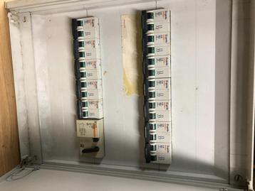 Boîtier avec fusible et différentiel triphasé beschikbaar voor biedingen