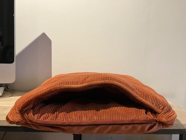 Slaapzak kat of kleine hond terracotta kleur, Dieren en Toebehoren, Kattenmanden, Zo goed als nieuw, Ophalen