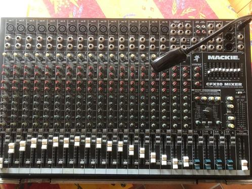 Mackie CFX 20 mixer, koffer, lamp, Muziek en Instrumenten, Mengpanelen, Zo goed als nieuw, 20 kanalen of meer, Ophalen