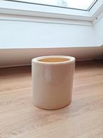 Beige bloempot ovaal, Tuin en Terras, Ophalen, Zo goed als nieuw