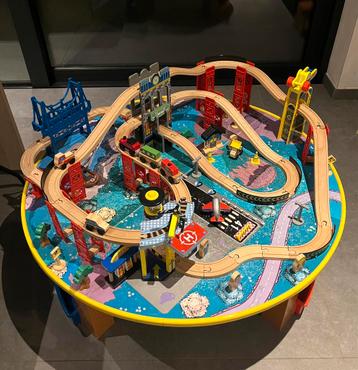 Kidcraft trein op tafel  disponible aux enchères