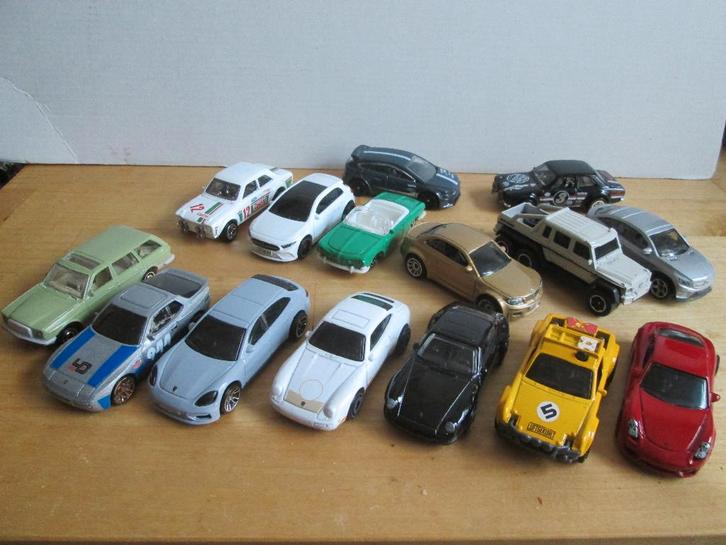15 x Hot Wheels / Matchbox deutsche PKW's Porsche, BMW, MB, Hobby en Vrije tijd, Modelauto's | Overige schalen, Gebruikt, Auto