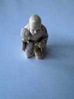 Netsuke man met schildpad op schouder, Antiek en Kunst, Ophalen of Verzenden