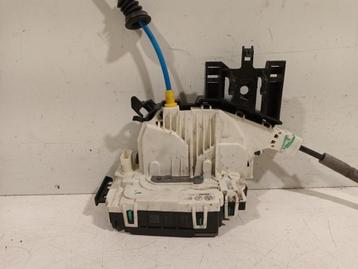 PORTIERVANGER CV ELEKTR. RECHTS VOOR B (W246) (A1667200435) beschikbaar voor biedingen
