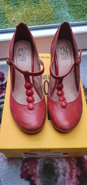 Chaussures d'été rouges Miz Mooz 39
