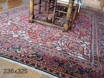 Handgeknoopt Oosters tapijt. 236325 cm beschikbaar voor biedingen