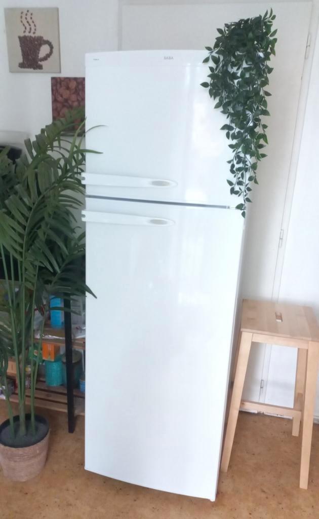 gecombineerde koelkast met vriezer werkt perfect, Elektronische apparatuur, Koelkasten en IJskasten, Zo goed als nieuw, Met aparte vriezer