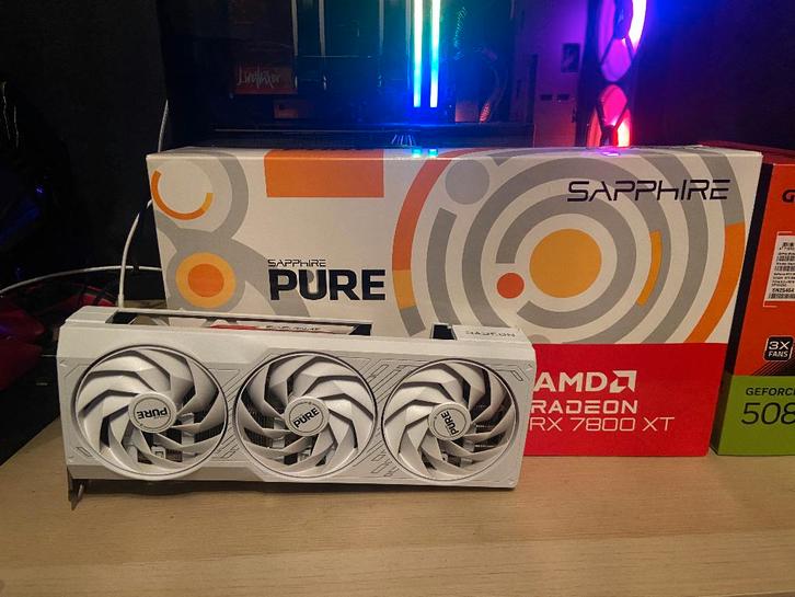 AMD RX 7800XT, Computers en Software, Videokaarten, Zo goed als nieuw, AMD, GDDR5, HDMI, DisplayPort, VGA, Ophalen