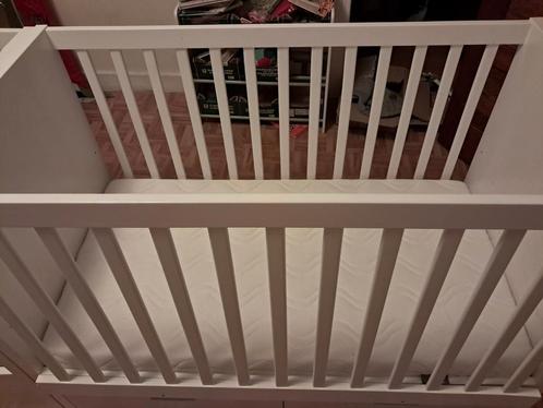 Lit bébé évolutif ikea avec tiroirs, Kinderen en Baby's, Kinderkamer | Bedden, Zo goed als nieuw, Matras, Ophalen