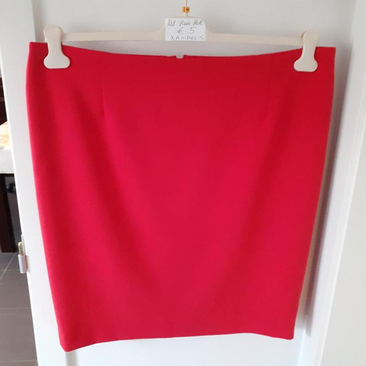 XANDRES Vermiljoenrode rechte rok Maat: 48 Prijs: € 5, Kleding | Dames, Grote Maten, Zo goed als nieuw, Rok, Rood, Ophalen of Verzenden