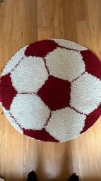 Leuk tapijt rood/wit voetbal 120x120, Enlèvement, Utilisé, Blanc, Rond