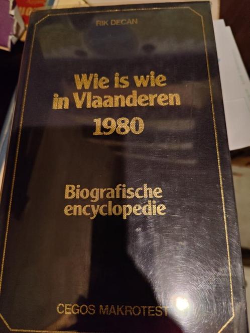 Livre "Wie is wie in Vlanderen?" 1980 Encyclopédie biograph, Livres, Biographies, Utilisé, Enlèvement