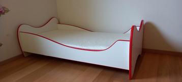 Kleuterbed beschikbaar voor biedingen