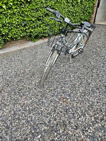 Vélo dame très bon état 25€ beschikbaar voor biedingen