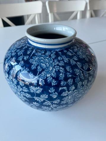Mooie Chinese vaas beschikbaar voor biedingen