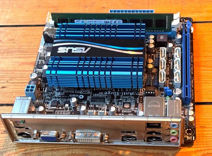 Asus C60M1-I, Computers en Software, Moederborden, Gebruikt, AMD, DDR3, Ophalen