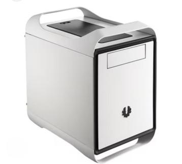 Bitfenix prodigy white inhoud 2de foto  beschikbaar voor biedingen