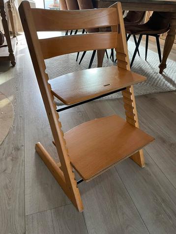 Tripp trapp meegroeistoel van stokke beschikbaar voor biedingen