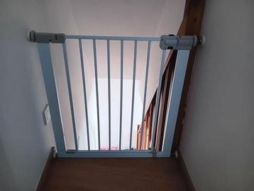 Barrière d'escalier enfant/chien beschikbaar voor biedingen