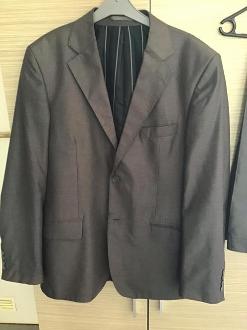 Un costume pour homme en viscose, Kleding | Heren, Kostuums en vesten, Zo goed als nieuw, Maat 46 (S) of kleiner, Grijs, Ophalen of Verzenden