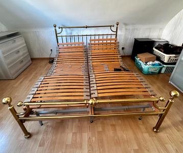 2 Elektrische latoflex + bed beschikbaar voor biedingen