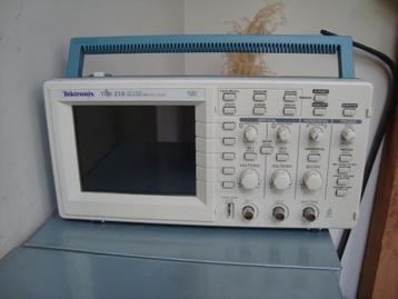 Oscilloscope numérique Tektronix TDS 210