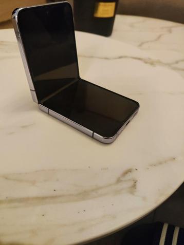 Galaxy z flip 4 beschikbaar voor biedingen